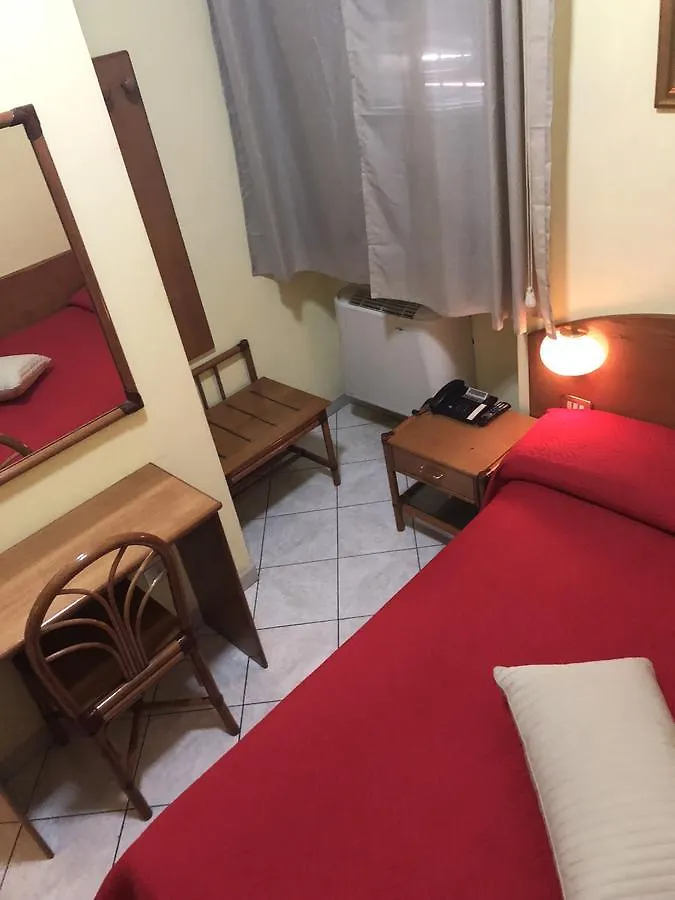 **  ホテル ラ カラヴェッラ ミラノ イタリア